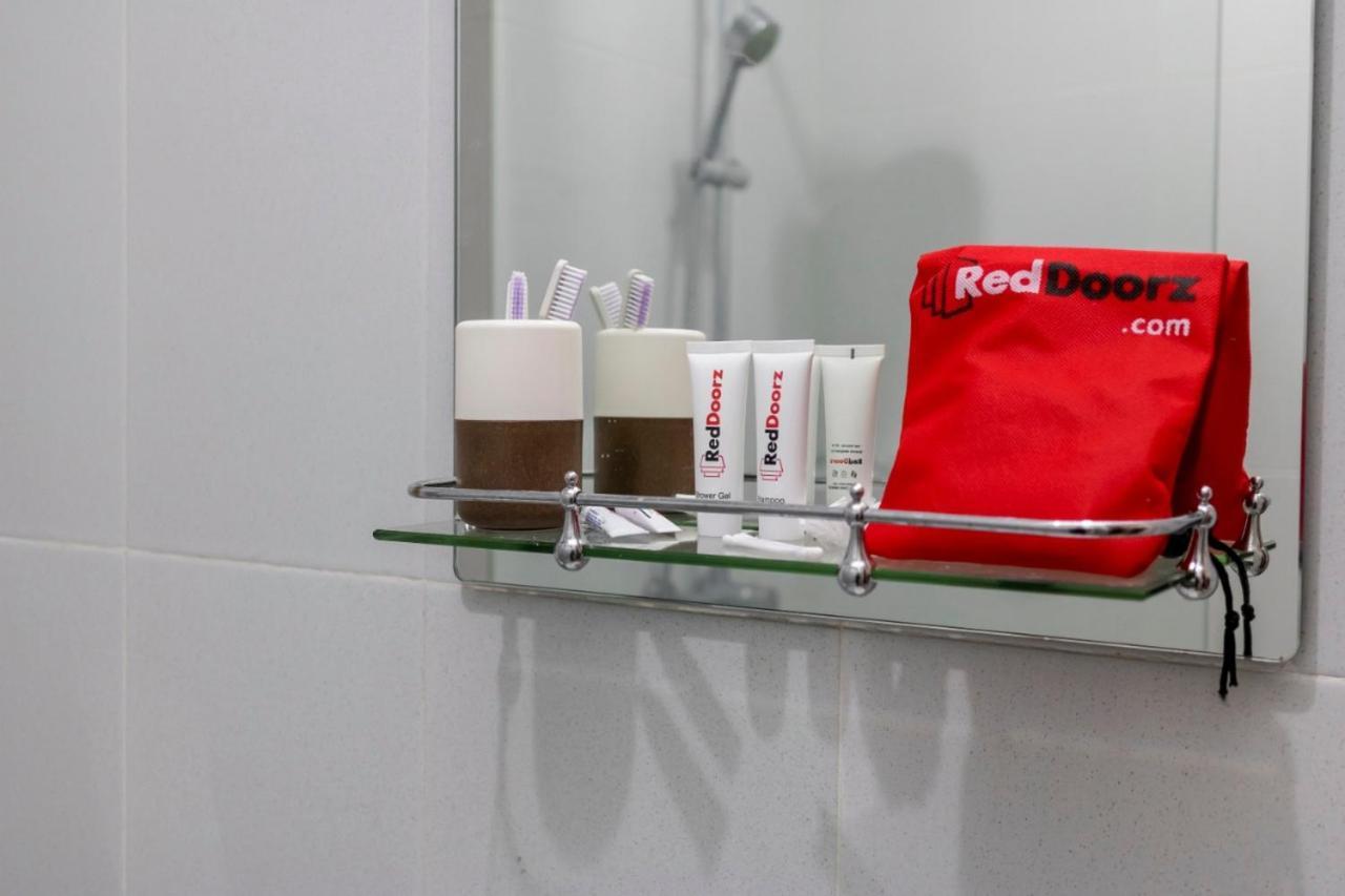 Artayya Puri Homestay Near Terminal Purabaya Madiun Mitra Reddoorz Extérieur photo